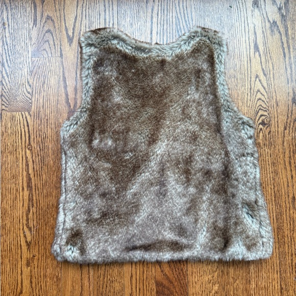 Hanna Andersson Faux Fur Vest Sz 5 - Picture 2 of 7